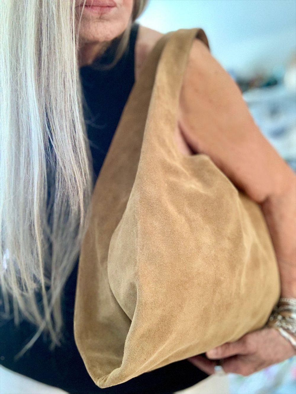 TORY BURCH SLOUCH SUEDE SHOULDER BAG IN CAMEL SUEDE - Picture 2 of 11